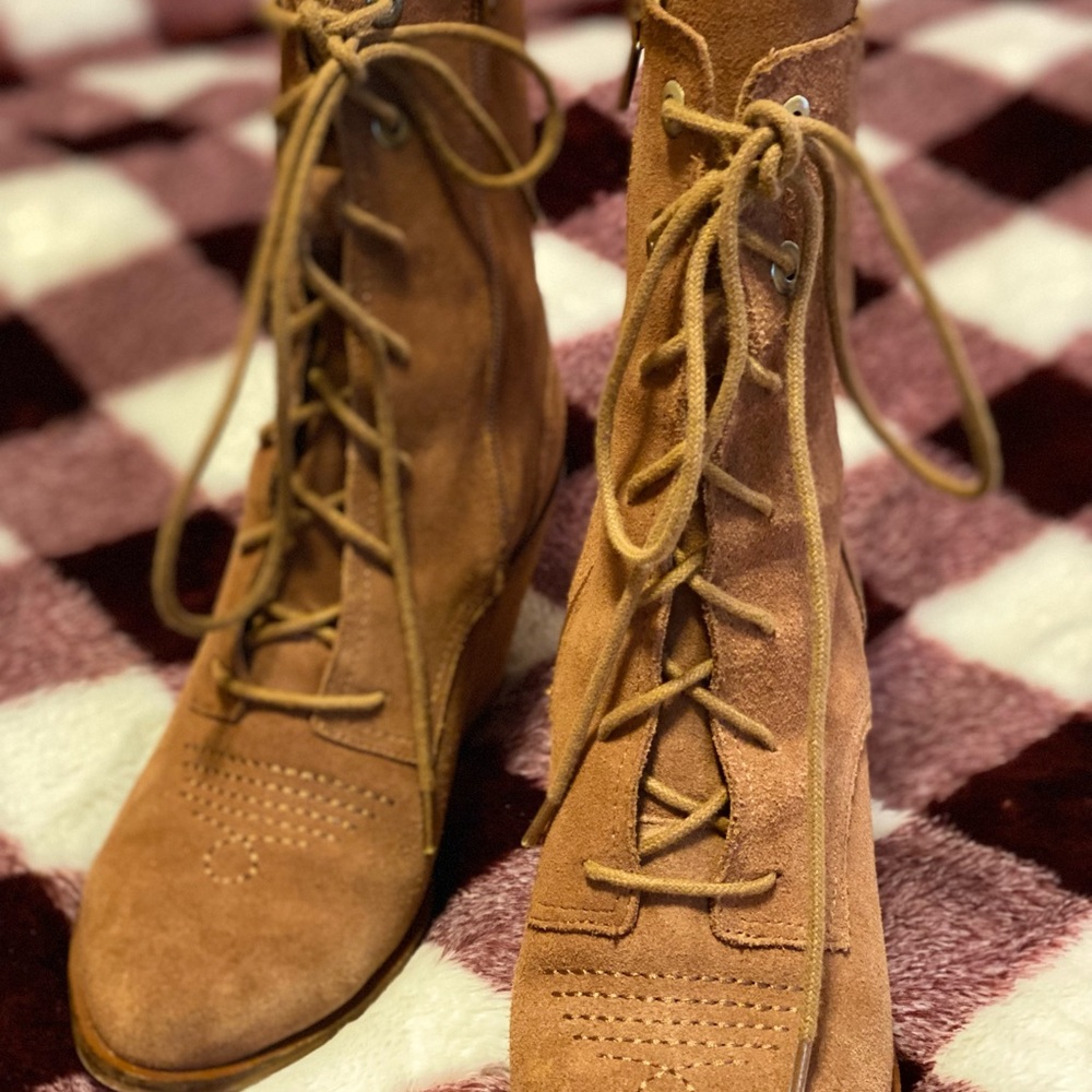 Women’s Chinese Laundry chestnut mid-calf booties. Size 7.5.